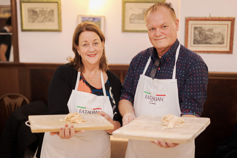 Roma: Aula de culinária de massas e tiramisu no centro da cidade