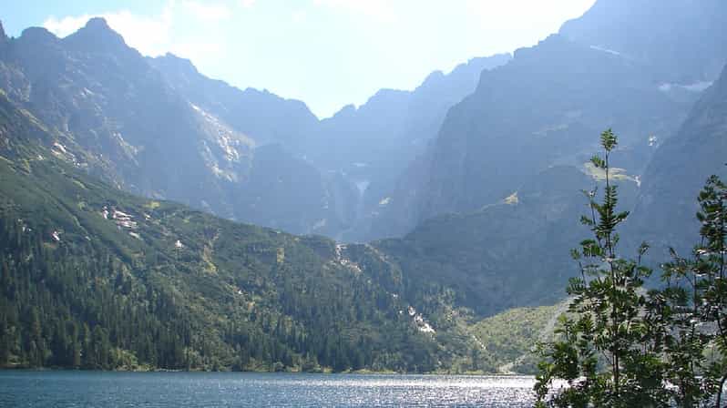 クラクフから タトラ山脈のモルスキーオコ湖ツアー Getyourguide