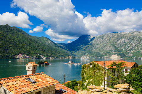 Kotor: Cueva Azul y Nuestra Señora de las Rocas Tour en barco en grupo