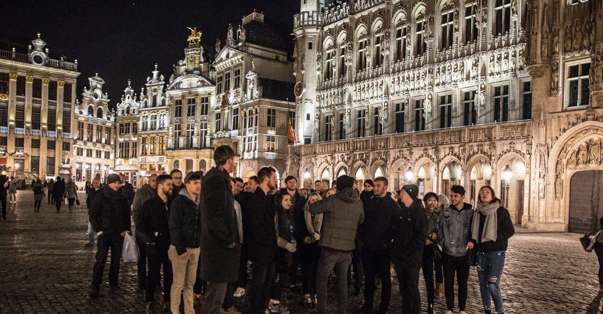 Bruselas, Pub Crawl y la experiencia de fiesta de la vida nocturna - Hizvo