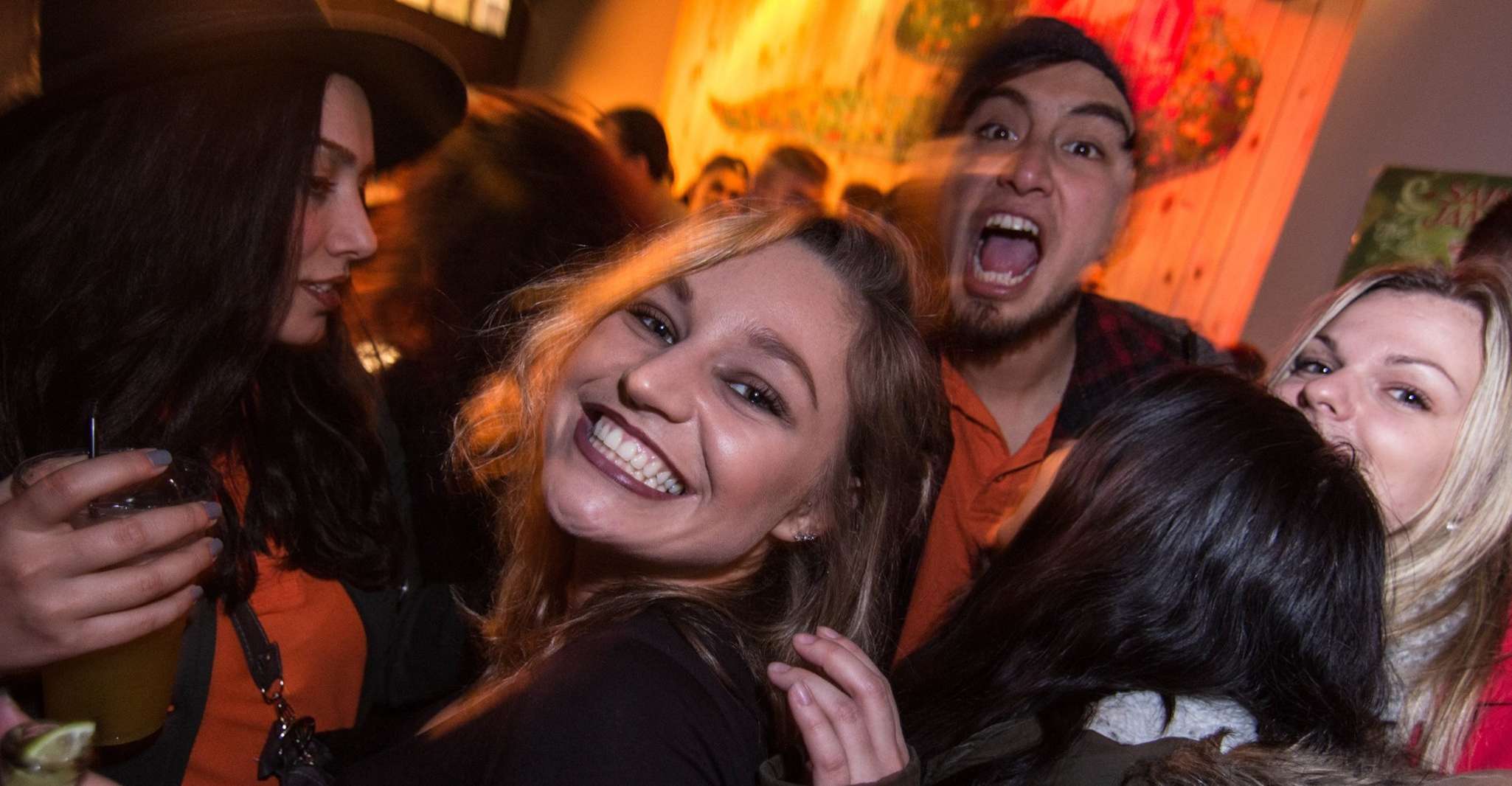 Brussels: Pub Crawl and Nightlife Party Experience