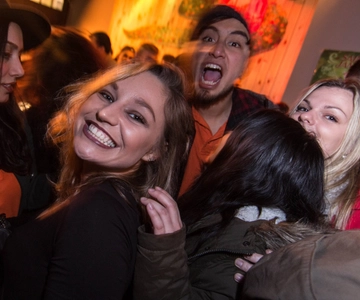 Brussels: Pub Crawl and Nightlife Party Experience