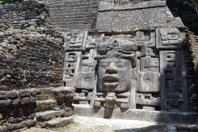 Belize City: Lamanai Maya Ruins & River Boat Safari met lunchTour met pick-up van Belize City Hotels