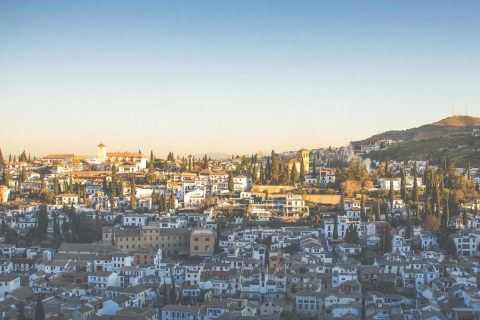 Granada: Half-Day 4-Neighborhoods 4-Cultures Tour