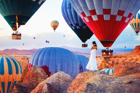 Kappadokien: Heißluftballonfahrt mit Transfer, leichtem Frühstück & Champagner