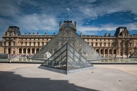 Paris: Louvre Masterpieces Private Tour with Reserved Entry