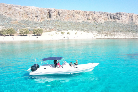 Desde Chania: viaje en barco privado por la bahía de Balos y la isla de Gramvousa