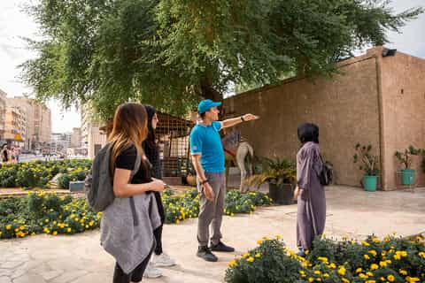 dubai al fahidi historical area walking tour abra ride
