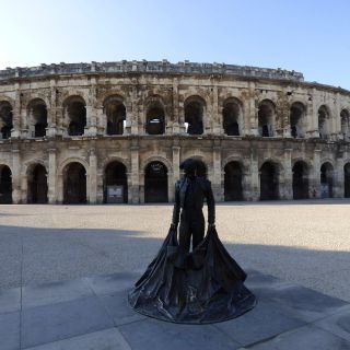 Tour privato a piedi di 2 ore del centro storico di Nîmes