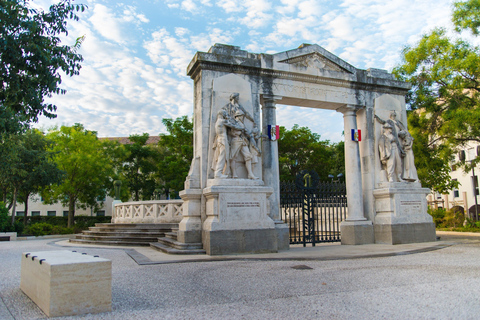 Tour privato a piedi di 2 ore del centro storico di Nimes