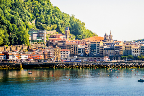 San Sebastián: Excursión Panorámica en Catamarán por la Bahía y la Costa