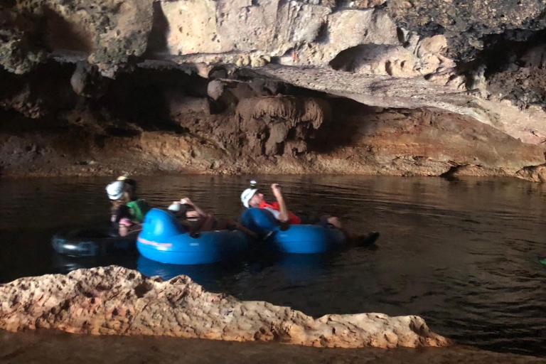 Belize City: visite des grottes en tube et en tyrolienneVisite avec ramassage au terminal de taxis aquatiques