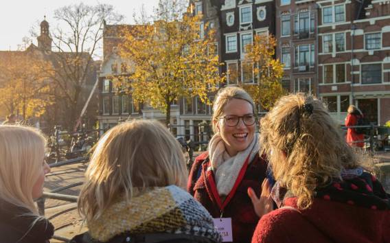 Amsterdam: Jordaan District Tour mit einem Deutschen
