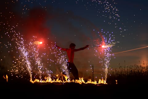 Bali: Skip-the-line Uluwatu Temple and Kecak Fire Dance Tour