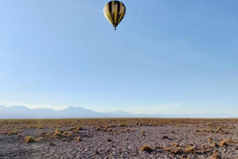 Atacama: giro in mongolfiera all&#039;alba di San Pedro de AtacamaAtacama: Giro in mongolfiera all&#039;alba di San Pedro de Atacama