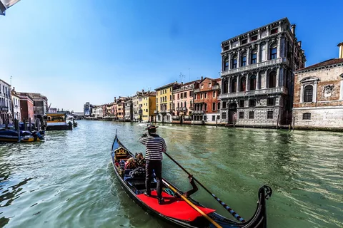 Venice: Private Grand Canal Gondola Ride from Rialto