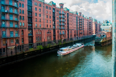 Hamburg: 1-Hour Harbor Cruise 1-Hour Cruise with Discount Price for Groups