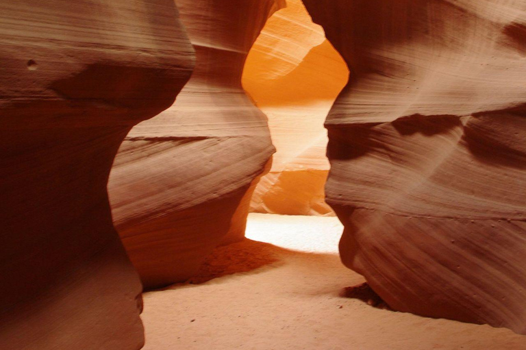 Page: Antelope Canyon X Hiking Tour with Photo Tour Option 3 Hour Photo Tour with Camera, Tripod, and 1 Camera Bag