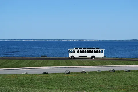 Newport: Narrated Sightseeing Trolley Tour with Options