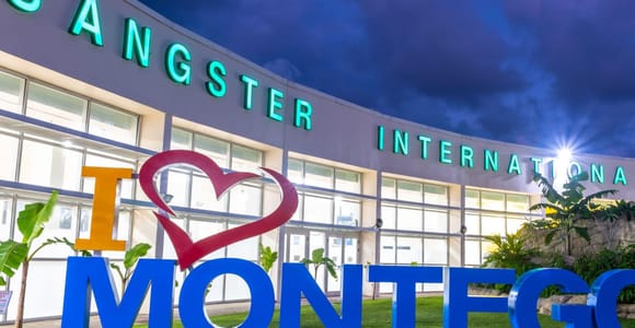 Montego Bay: MBJ Airport to Negril Private Transfer