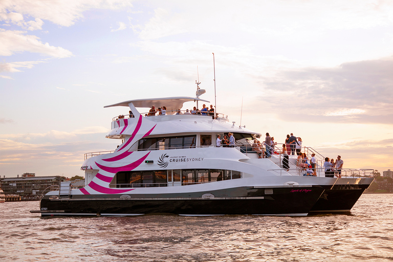 Sydney: 3-Course Dinner Harbor Cruise Sydney: Harbor Cruise with 3-Course Premium Dinner