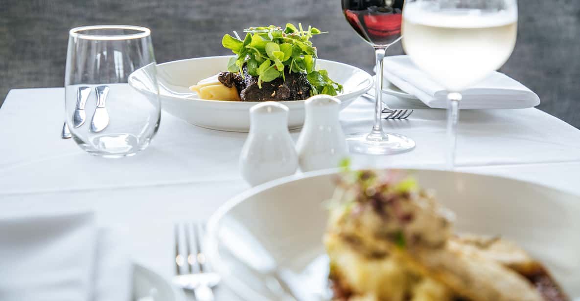 Sydney: Harbor Cruise with 2-Course Premium Lunch