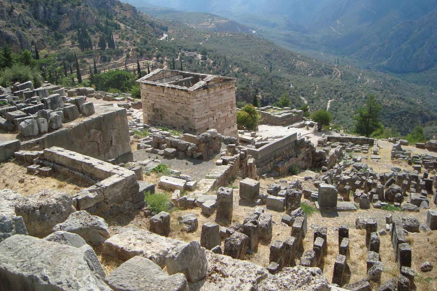 アテネ発デルフォイ＆テルモピュライ日帰りプライベートツアー