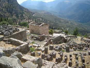 Delphi, Thermopylae full day private tour from Athens