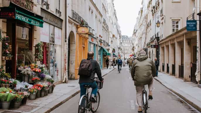 paris 3hour bike tour with a local guide