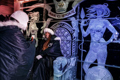 Reykjavik: Magic Ice Bar Entrance and Welcome Drink