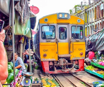 From Bangkok: Markets and Ayutthaya Tour