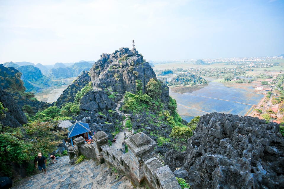 Small group tour from Hanoi: Mua Cave, Tam Coc, Bich Dong