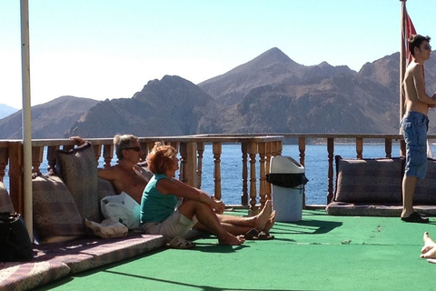 Musandam Khasab Full-Day Cruise with Transfers & LunchMusandam Khasab Full-Day Cruise with Transfers