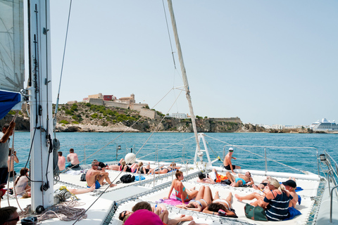 Ibiza: Catamaran Cruise to Formentera with Meal and Drinks Morning Excursion with Brunch