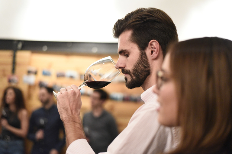 Valencia: Visita al casco antiguo, vino y tapas en un monumento del siglo XI