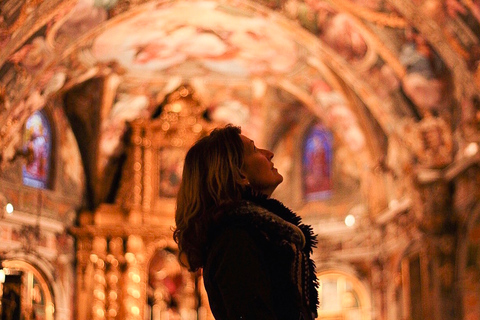 Valencia: Visita al casco antiguo, vino y tapas en un monumento del siglo XI