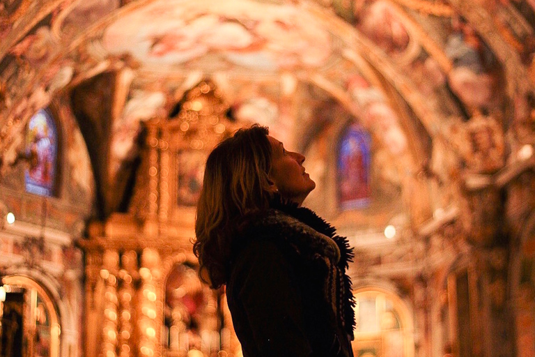 Valencia: Visita al casco antiguo, vino y tapas en un monumento del siglo XI