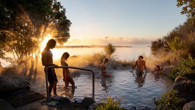 rotorua lake deluxespa am see bad in heißen quellen