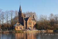 Tour privado a pie de 2,5 horas en Brujas - Hizvo