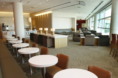 Toronto : accès au salon Premium Plaza de l'aéroport Pearson (YYZ)Départs des États-Unis T1 - 3 heures
