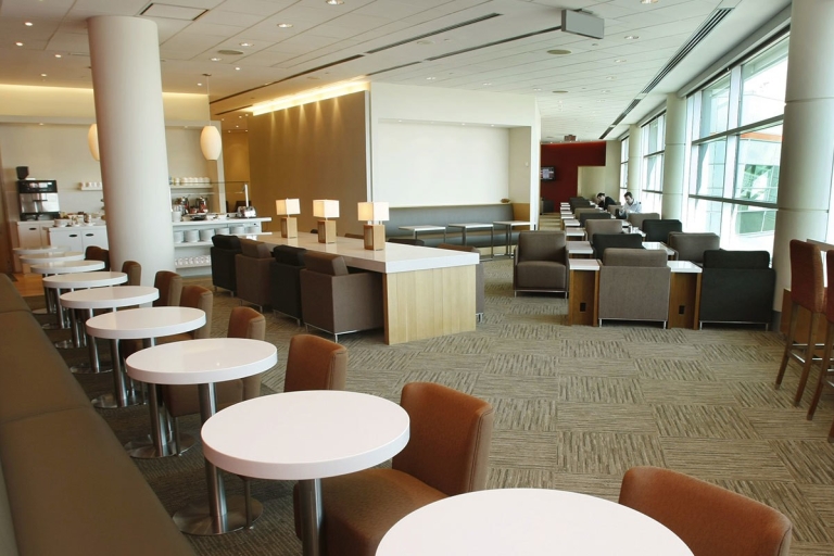 Toronto: Pearson Airport (YYZ) Plaza Premium Lounge-ZugangInternationale Abflüge T3 - 3 Stunden