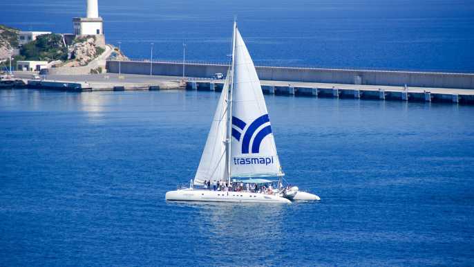 Ibiza: crucero en catamarán a Formentera con comida y bebidas