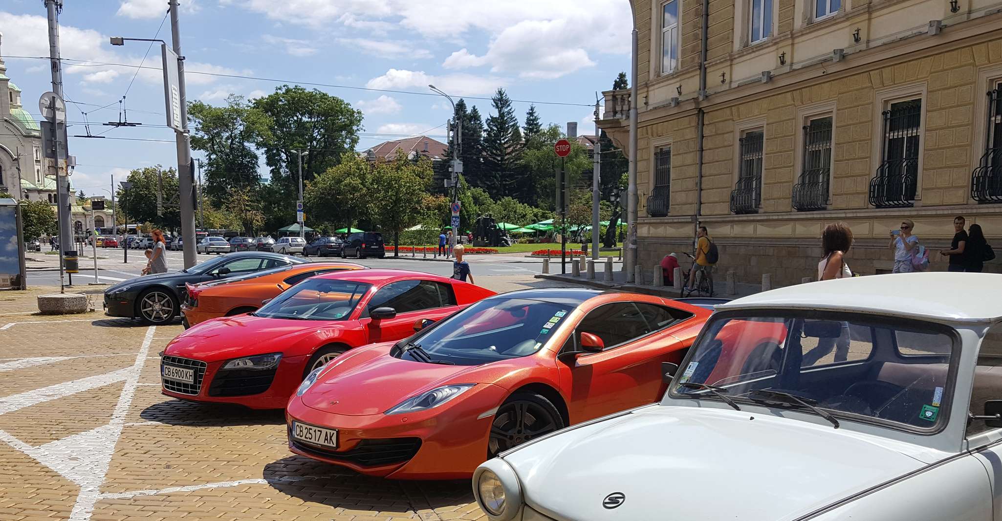 Sofia, Communist Relics Driving Tour In A Trabant Car - Housity