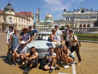 Sofia, communistische relics rijtournee in een trabante auto - Housity