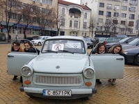 Sofia, communistische relics rijtournee in een trabante auto - Housity