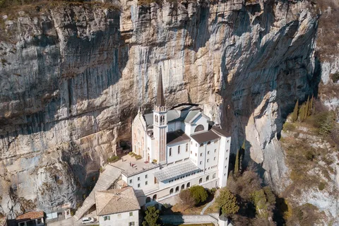 Verona: Excursão a pé pelo Santuário de Madonna della Corona