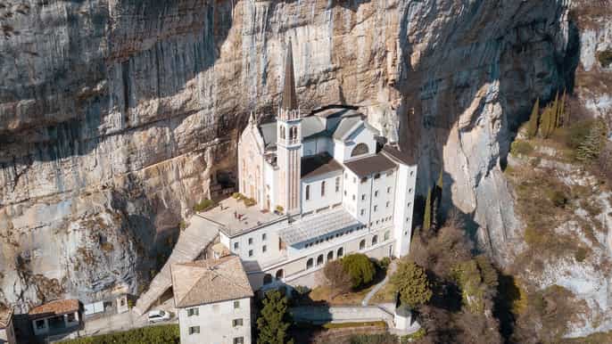 verona madonna della corona sanctuary walking tour
