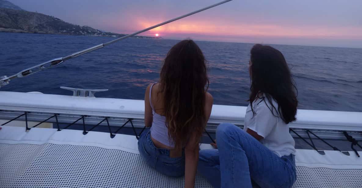 Dénia: 90-Minute Sunset Catamaran Cruise with Mundo Marino