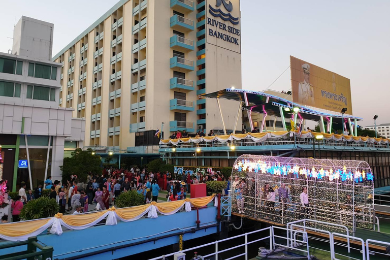 Bangkok: Riverside Dinner Buffet Cruise On Chao Phraya