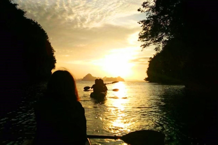 Krabi: Kajakfahren bei Sonnenuntergang auf Ao Thalane Tour mit BBQ AbendessenKrabi: Halbtägige Kajaktour bei Sonnenuntergang mit BBQ-Abendessen